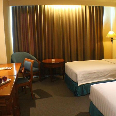 Hotel Grand Arkenso Park View Semarang Exterior foto