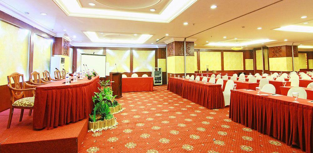 Hotel Grand Arkenso Park View Semarang Exterior foto