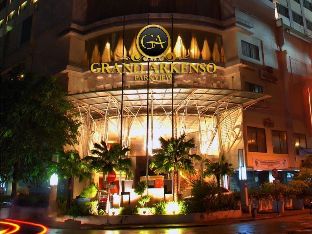 Hotel Grand Arkenso Park View Semarang Exterior foto