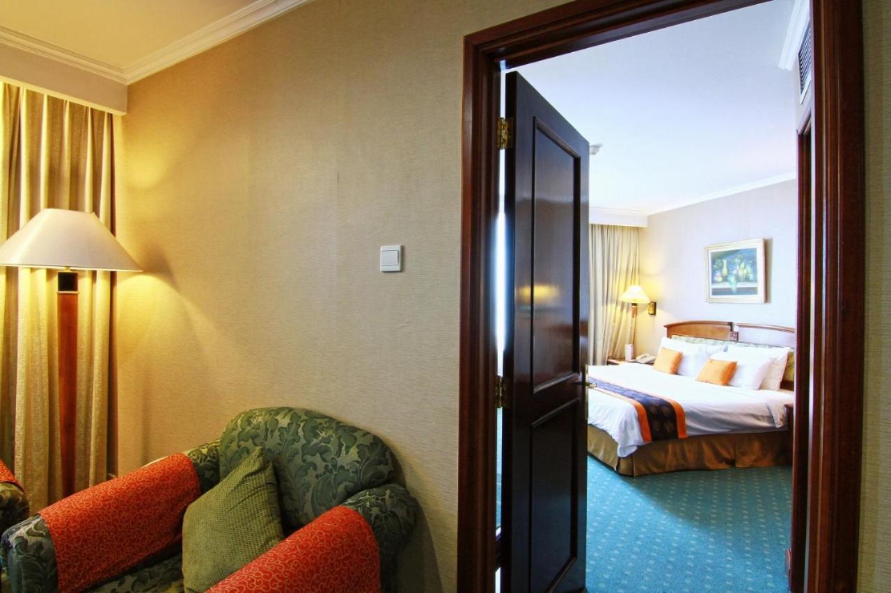 Hotel Grand Arkenso Park View Semarang Exterior foto