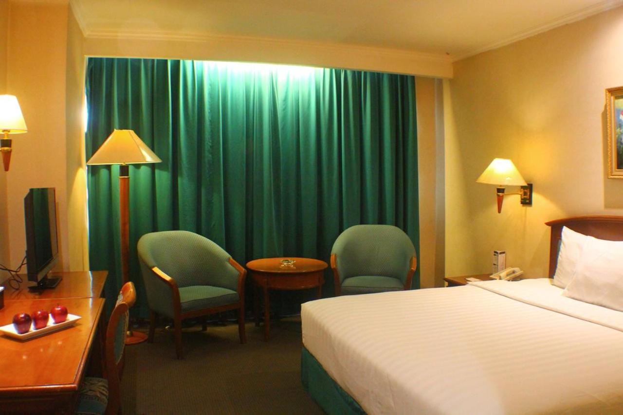 Hotel Grand Arkenso Park View Semarang Exterior foto