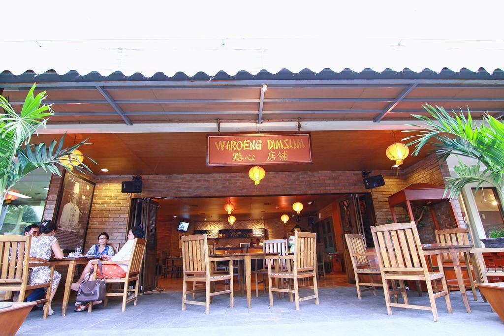 Hotel Grand Arkenso Park View Semarang Exterior foto