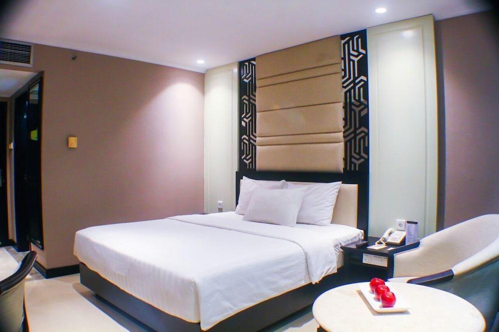 Hotel Grand Arkenso Park View Semarang Exterior foto