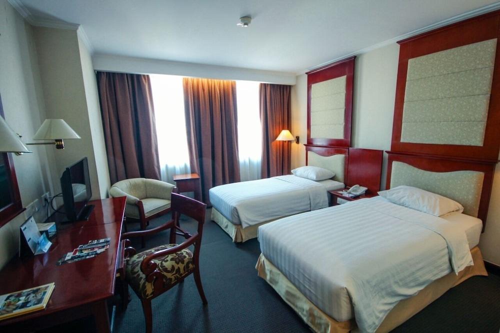Hotel Grand Arkenso Park View Semarang Exterior foto