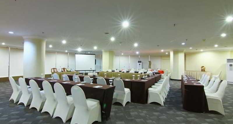 Hotel Grand Arkenso Park View Semarang Exterior foto