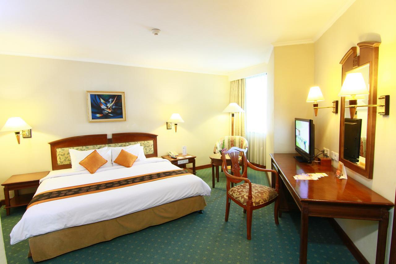 Hotel Grand Arkenso Park View Semarang Exterior foto