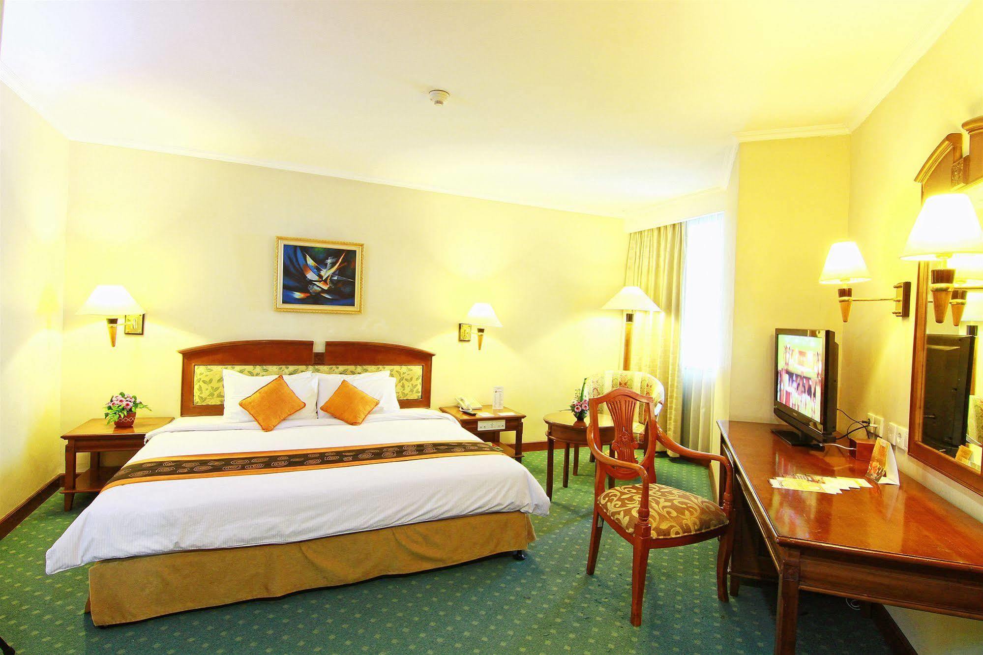 Hotel Grand Arkenso Park View Semarang Exterior foto