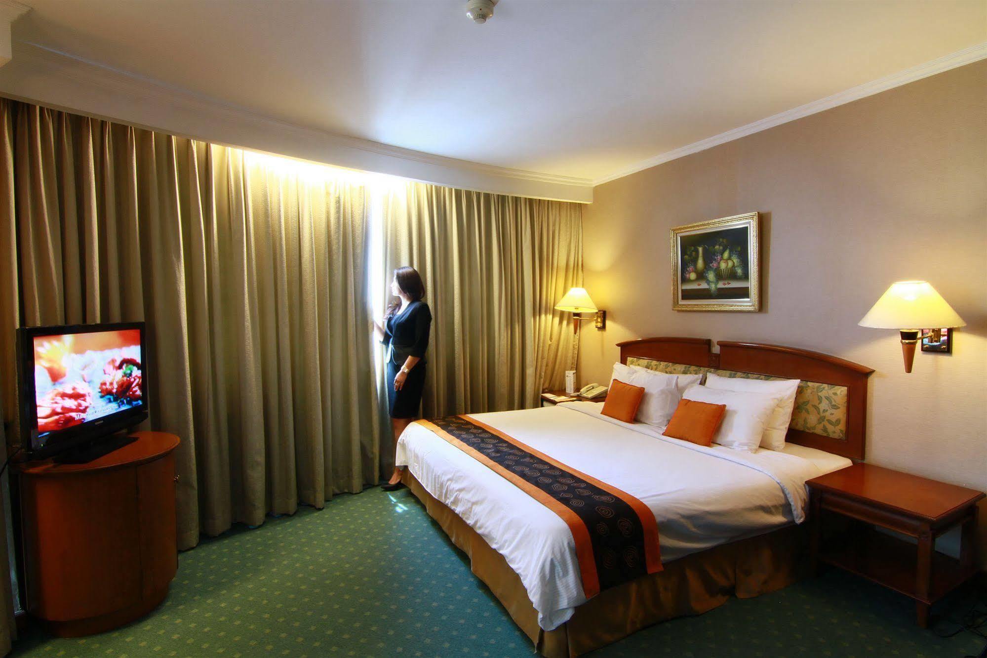Hotel Grand Arkenso Park View Semarang Exterior foto