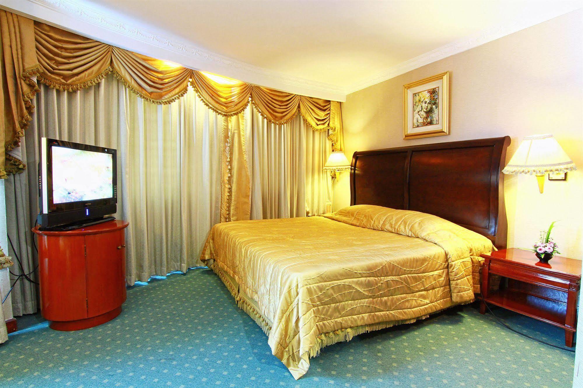 Hotel Grand Arkenso Park View Semarang Exterior foto