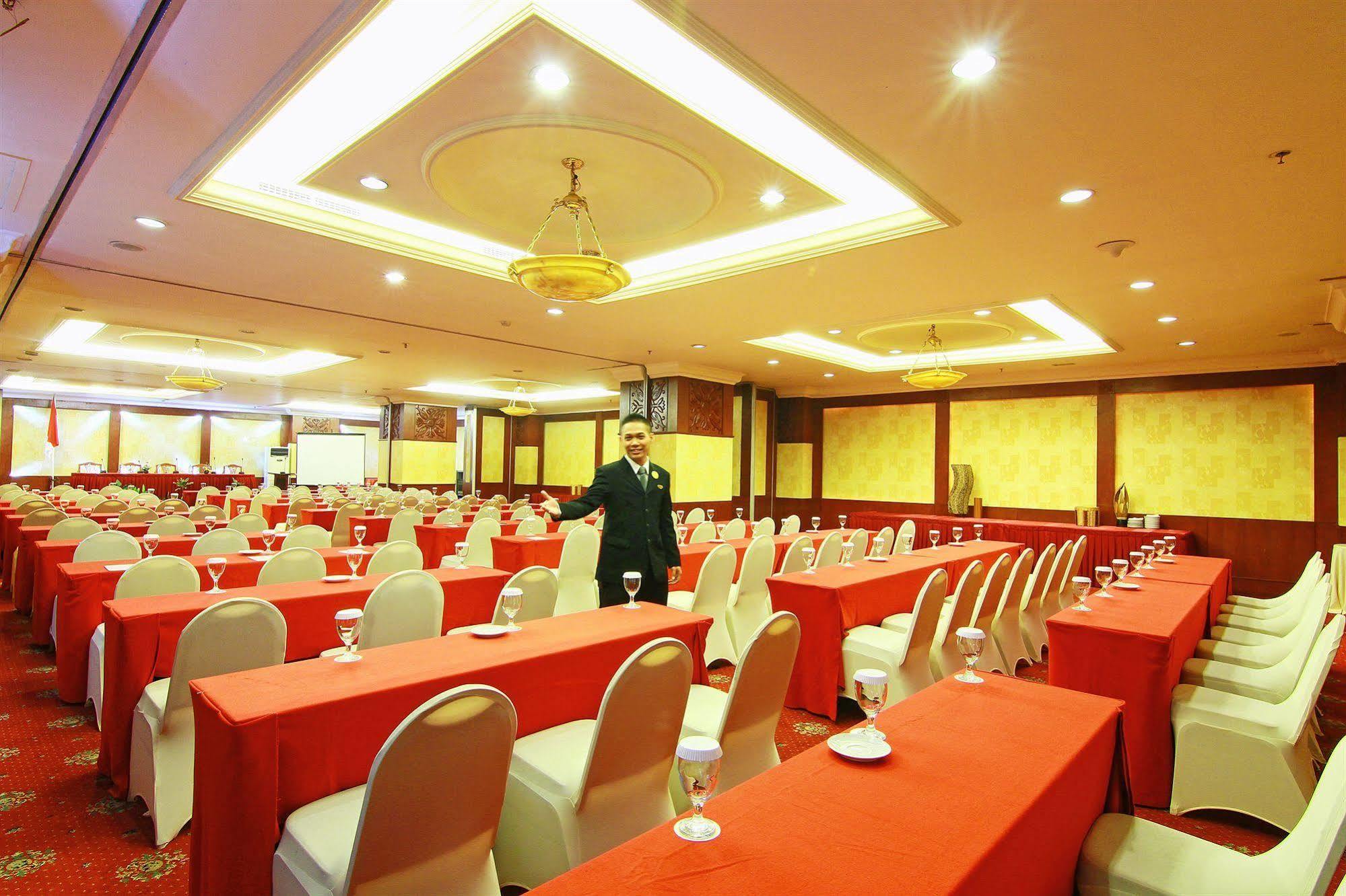 Hotel Grand Arkenso Park View Semarang Exterior foto
