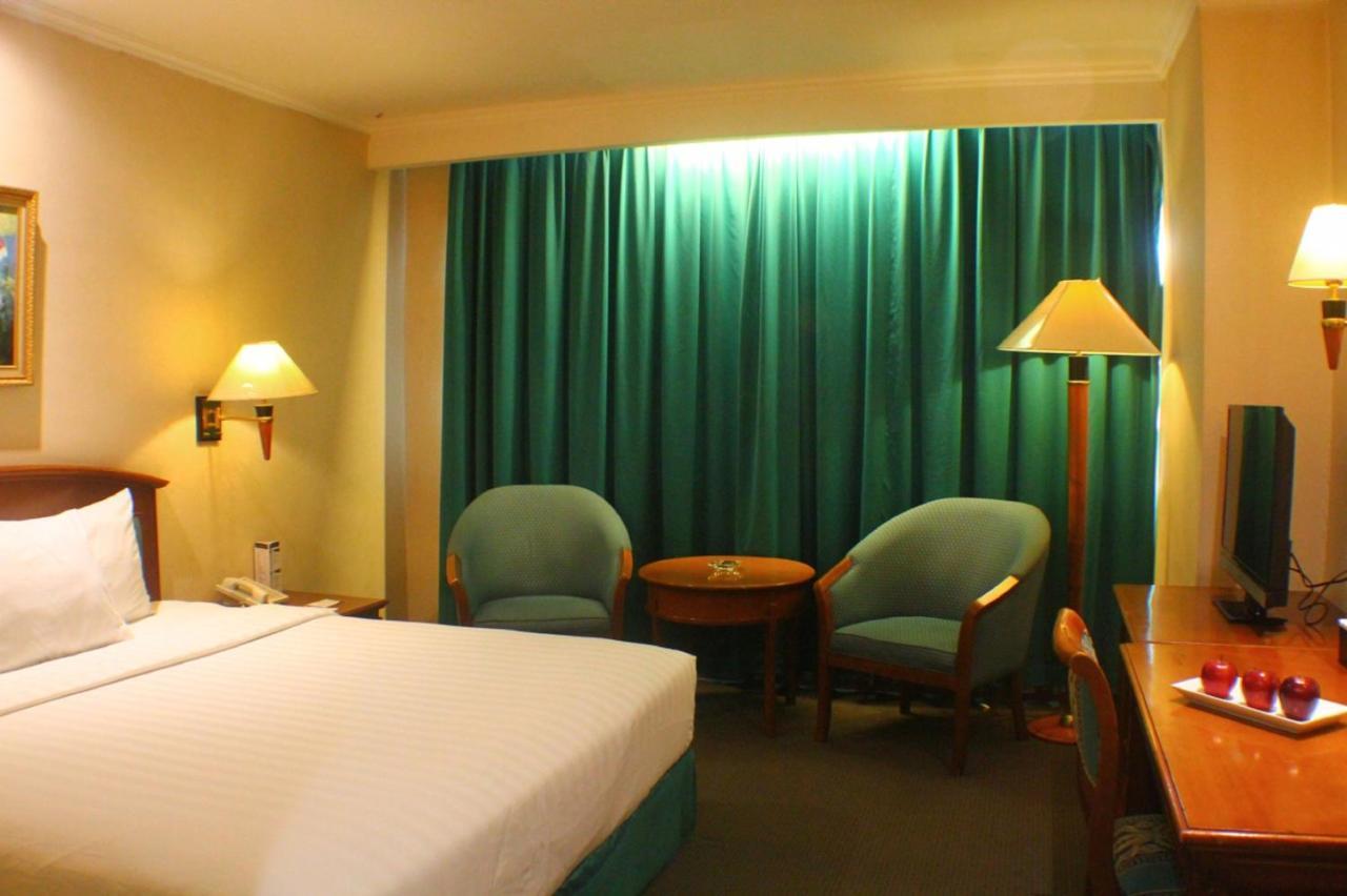 Hotel Grand Arkenso Park View Semarang Exterior foto