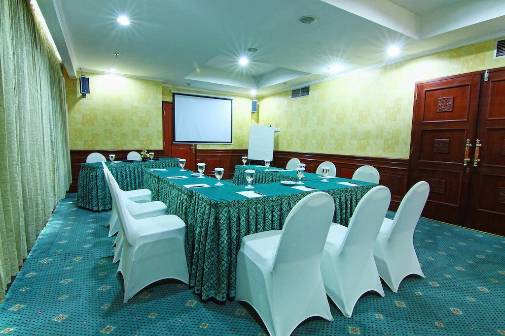Hotel Grand Arkenso Park View Semarang Exterior foto