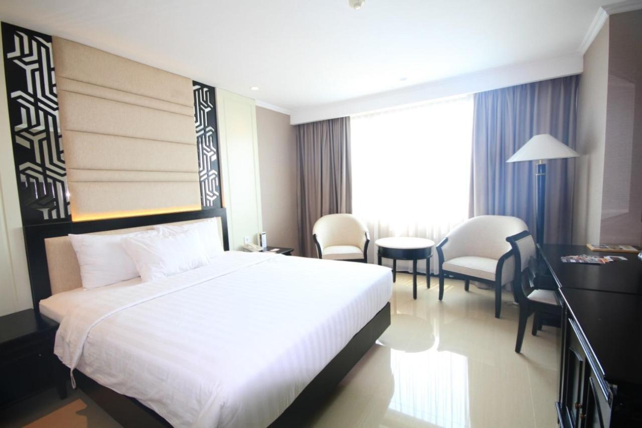 Hotel Grand Arkenso Park View Semarang Exterior foto